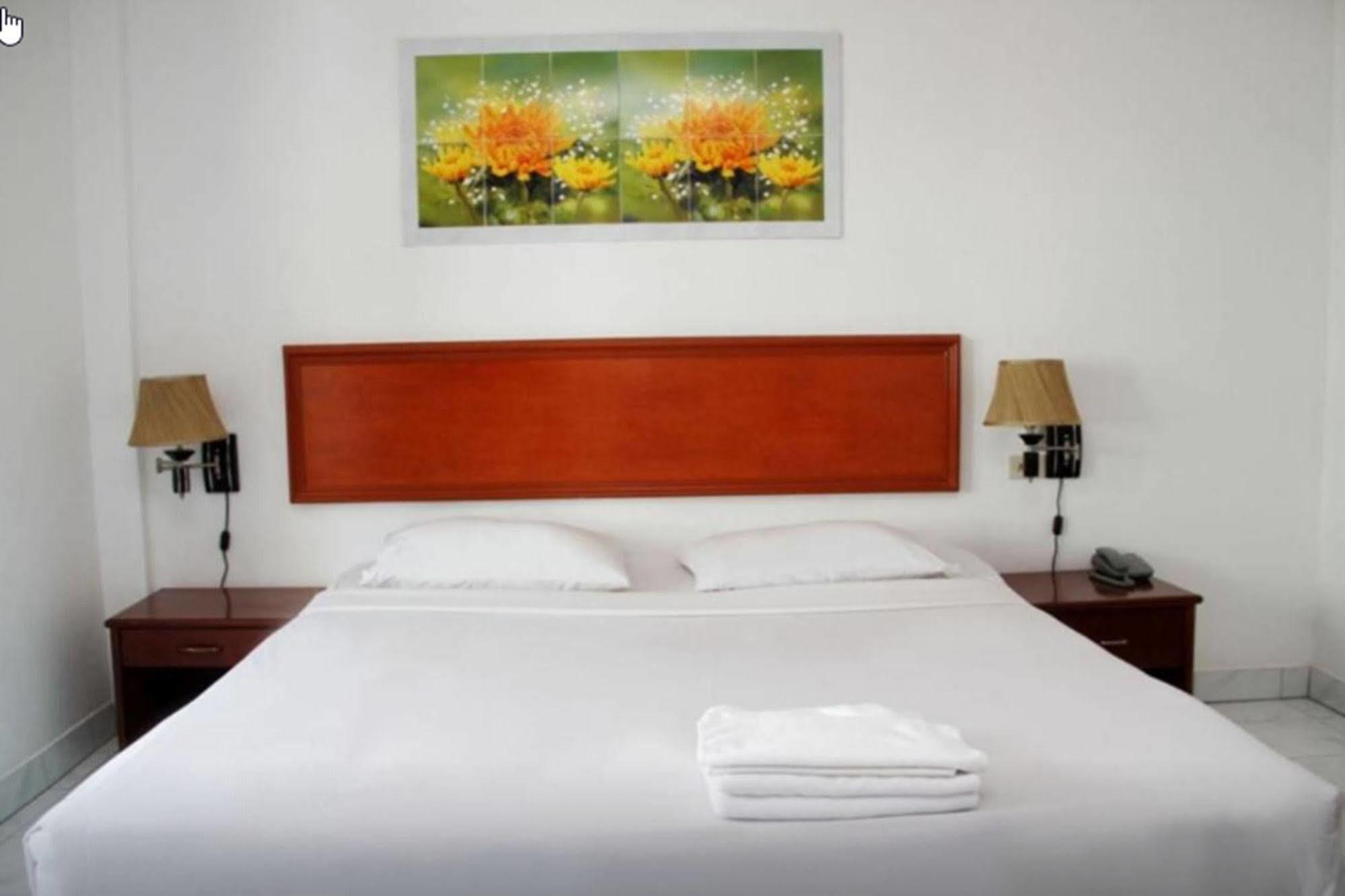 Welcome Inn Hotel @ Karon Beach. Single Room From Only 500 Baht Phuket Kültér fotó